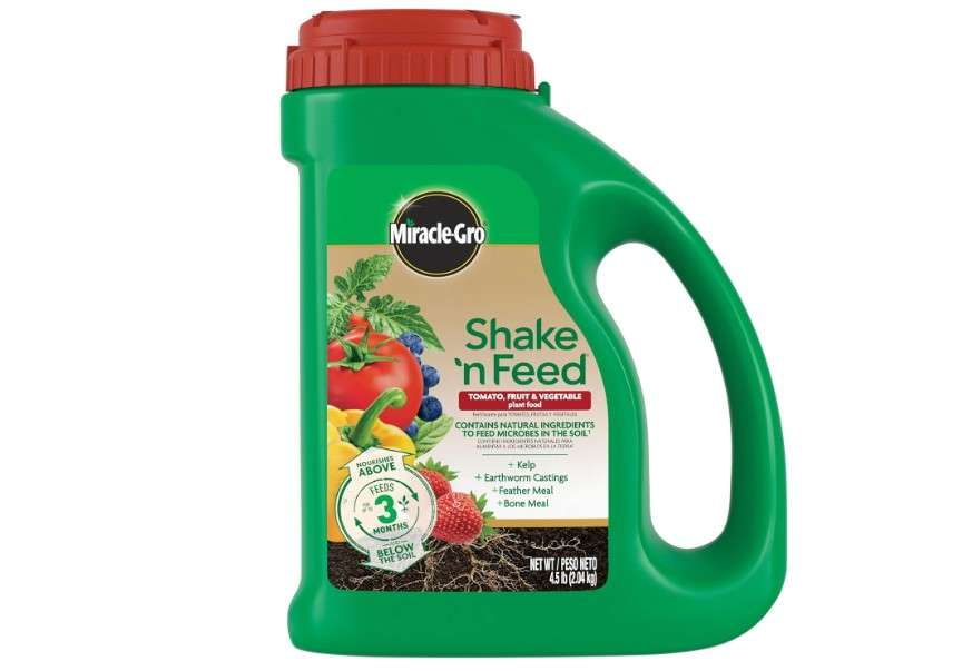 Miracle-Gro Shake 'n Feed Tomato, Fruit and Vegetable Plant Food, For Outdoor In-Ground and Potted Plants, Feeds up to 3 Months, 4.5 lbs.