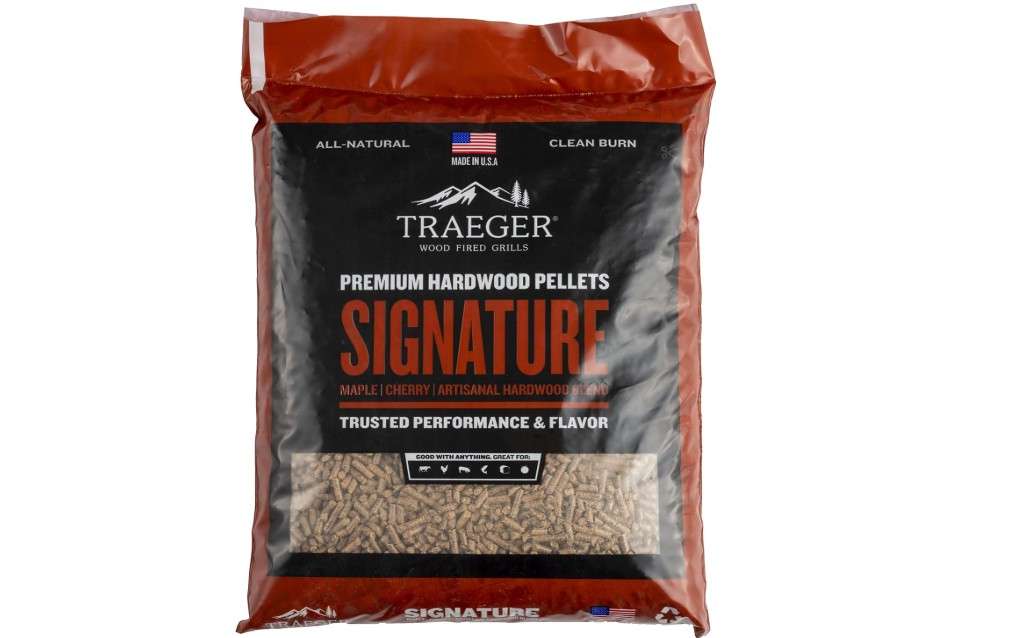  Traeger Grills Signature Blend 100% All-Natural Hardwood Pellets for Grill Smoke Bake Roast Braise and BBQ 20 lb. Bag