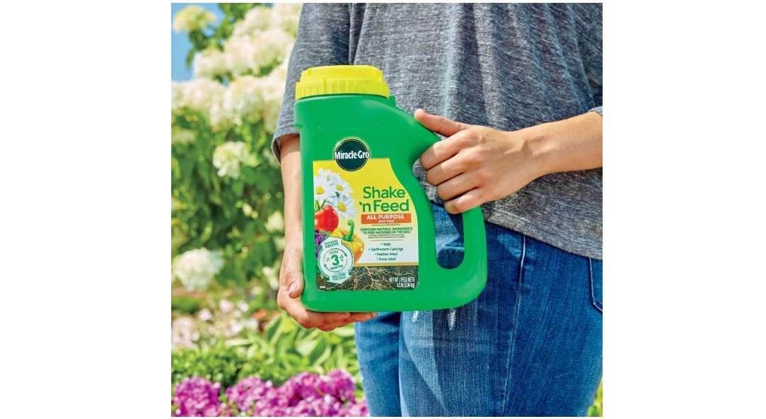 Miracle-Gro Shake 'N Feed All Purpose Plant Food, For In-Ground and Container Plants, Feeds for up to 3 Months, 4.5 lbs.
