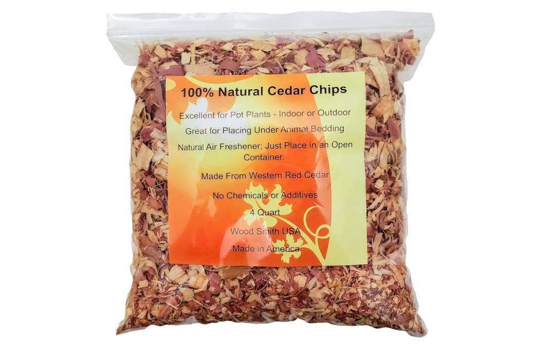 100% Natural Cedar Shavings | Mulch | Great for Outdoors or Indoor Potted Plants | Dog Bedding (4 Quart)