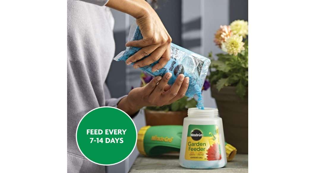 
Miracle-Gro Water Soluble All Purpose Plant Food, Fertilizer for Indoor or Outdoor Flowers, Vegetables or Trees