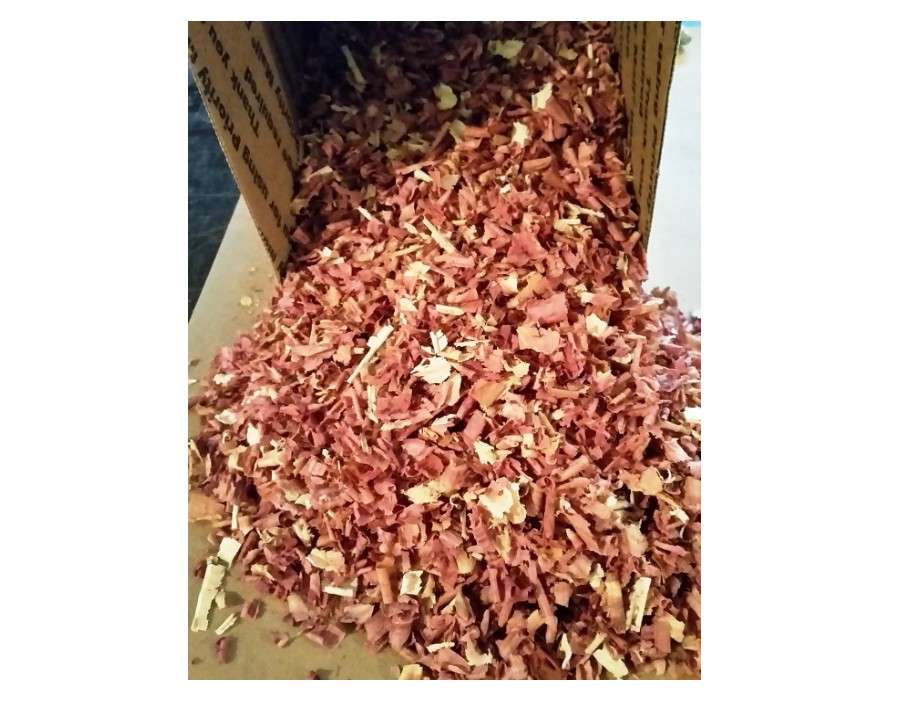 
Amish Aromatic Cedar Wood Shavings. 100% All Natural. Large full box of shavings / curls. Made right here in the USA!