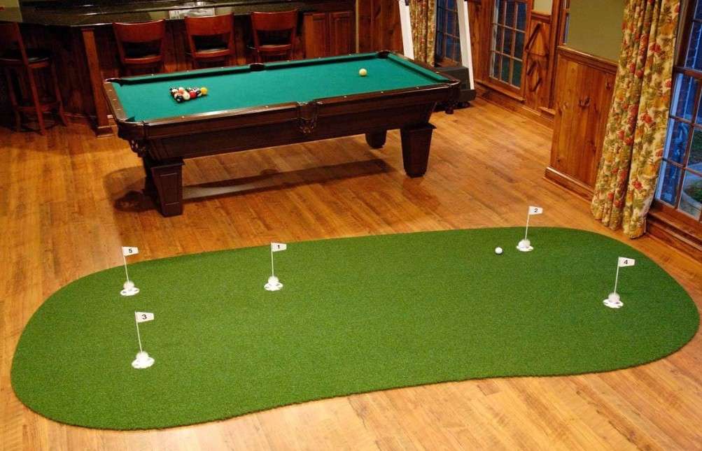  StarPro Greens 5′ x 12′ 5-Hole Pro Backyard/Indoor Putting Green Made with World's Best Master Putting Turf