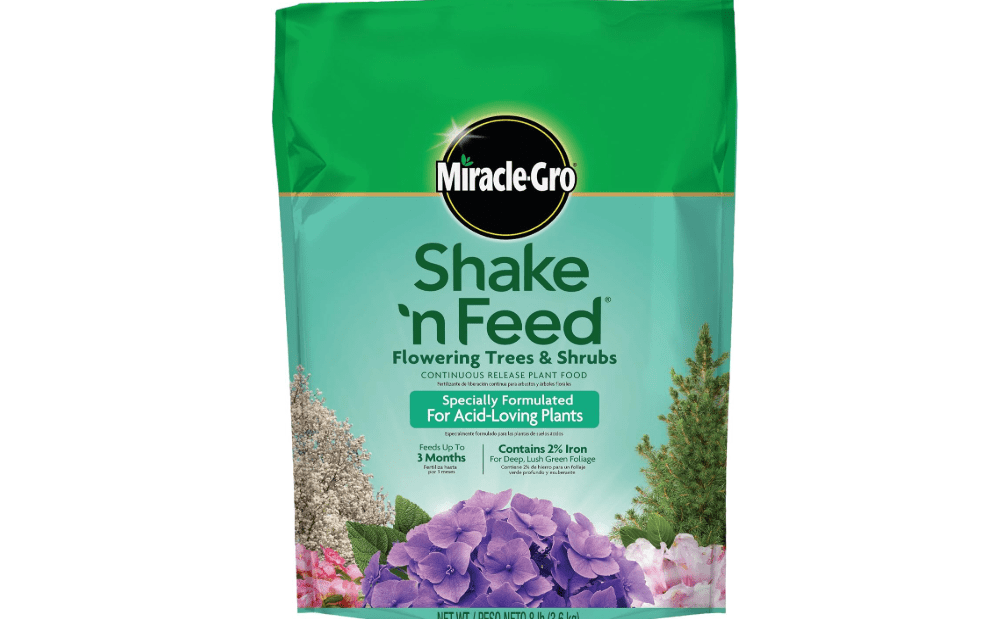 Miracle-Gro Shake 'n Feed Continuous Release Plant Food for Flowering Trees and Shrubs, 8-Pound (Slow Release Plant Fertilizer)