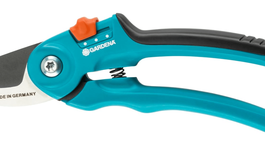 
GARDENA (08857) Adjustable Bypass Garden Pruning Shears for Trees, Roses, and Flowers. Heavy Duty Professional Steel Cutting Blades, Sharp Trimming Pruners.